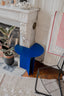 Table d'angle en métal coloré, création française pour un décor tendance