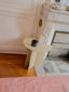 Table d'angle métallique colorée fabriquée en France, design contemporain