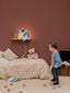 luminaire de chevet coloré pour enfant artisanal, chaleureux et décoratif pour ajouter une touche unique à la chambre de l'enfant