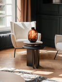 Table d'appoint stylée en chêne noir pour salon