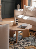 Élégante table basse ronde en chêne massif pour déco intérieure